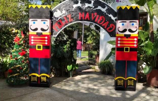 Cascanueces y Letrero Negro EXT