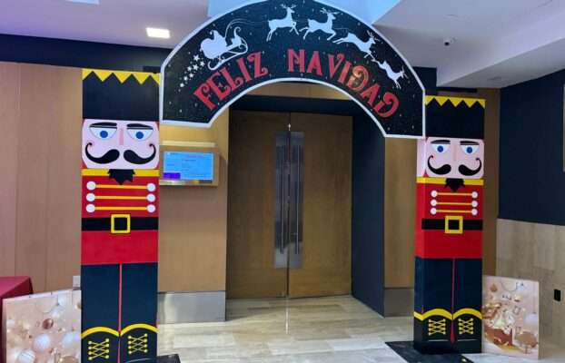 Cascanueces y Letrero Negro INT